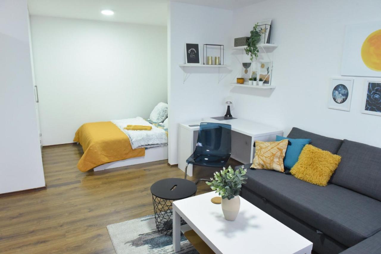 Central Apartment Чуприя Экстерьер фото