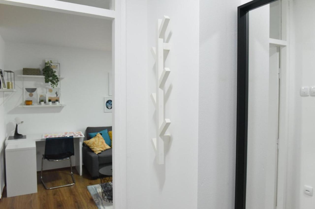 Central Apartment Чуприя Экстерьер фото